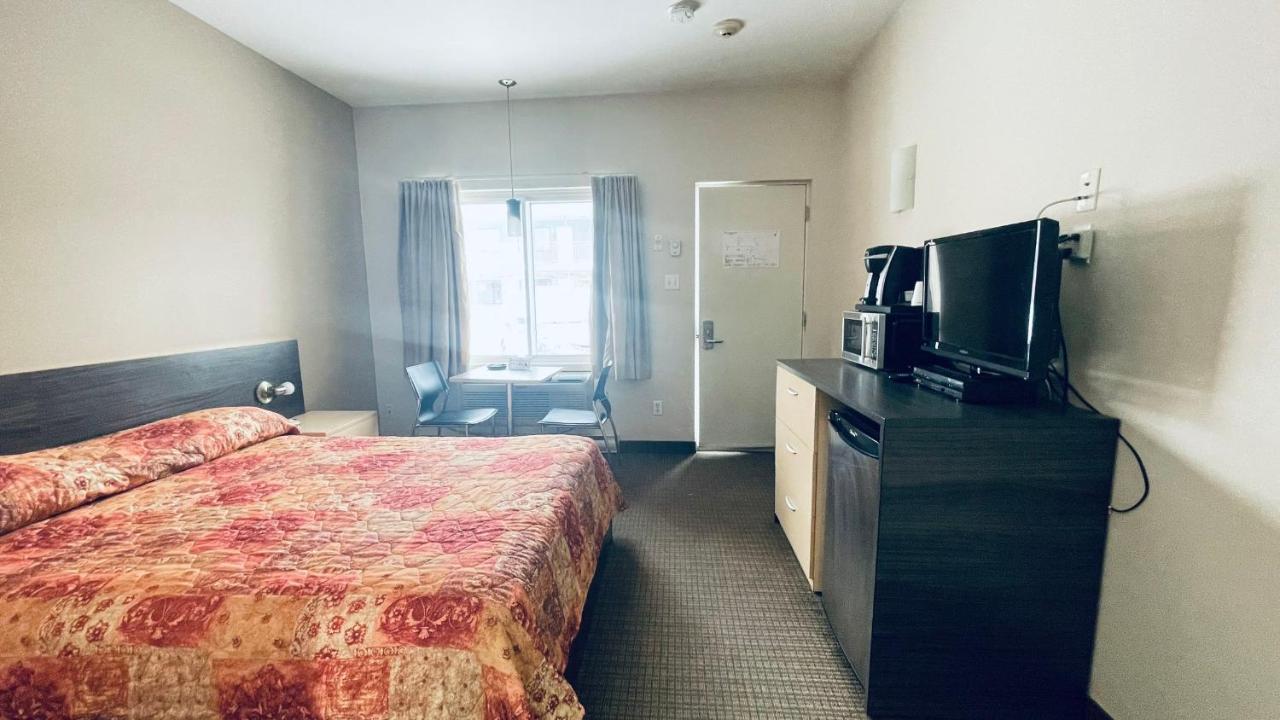 Motel Falcon Brossard Eksteriør bilde