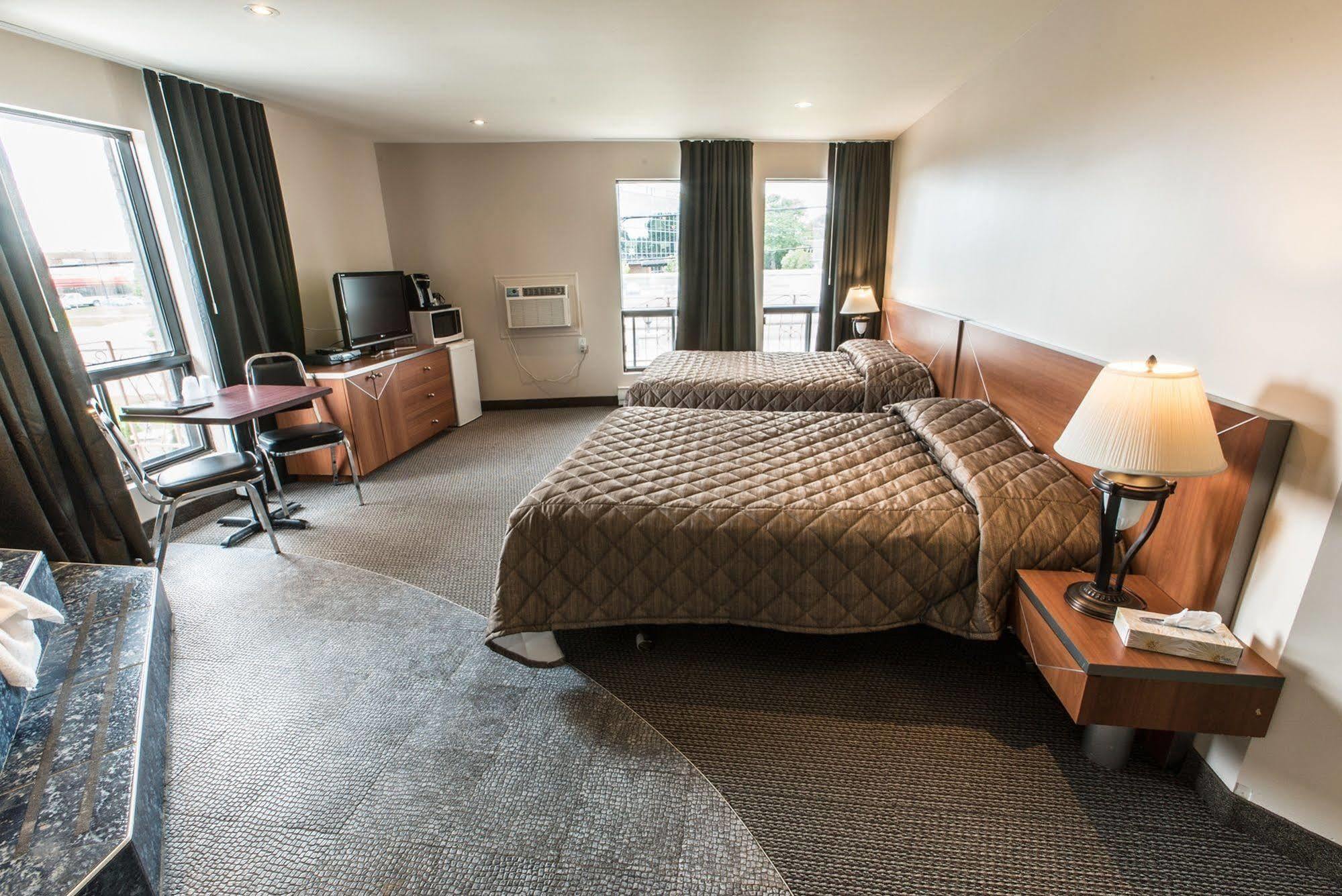 Motel Falcon Brossard Eksteriør bilde